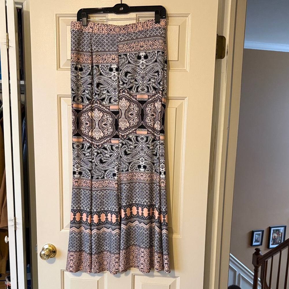 Cato Paisley & Geometric Maxi Skirt in Black, White & Peach